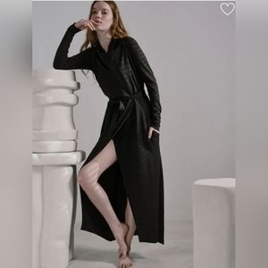 Lunya The Robe Immersed Black Soft Organic Pima Cotton Magnetic Closure Medium